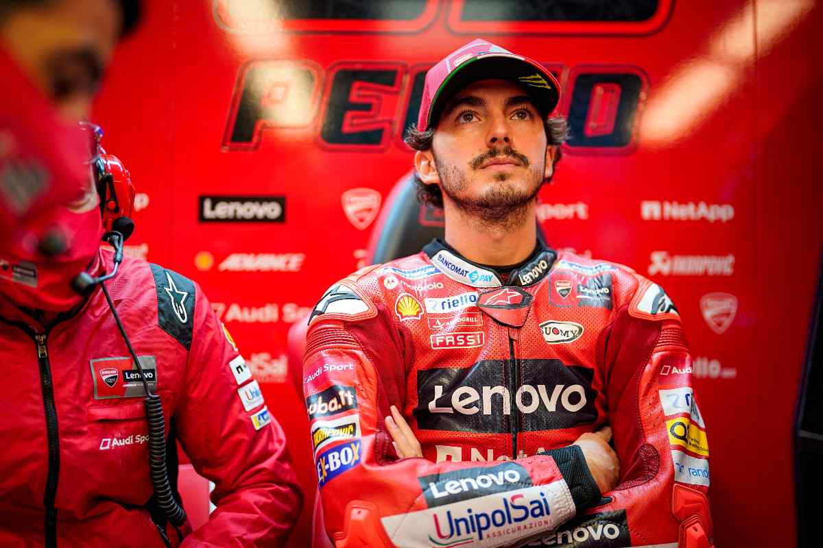 Pecco Bagnaia ai box nel Gran Premio di Gran Bretagna di MotoGP 2021 a Silverstone