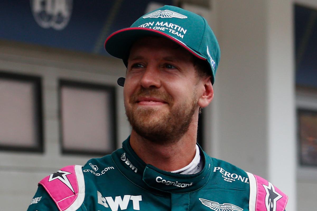 Sebastian Vettel nel parco chiuso del Gran Premio d'Ungheria di F1 2021 a Budapest