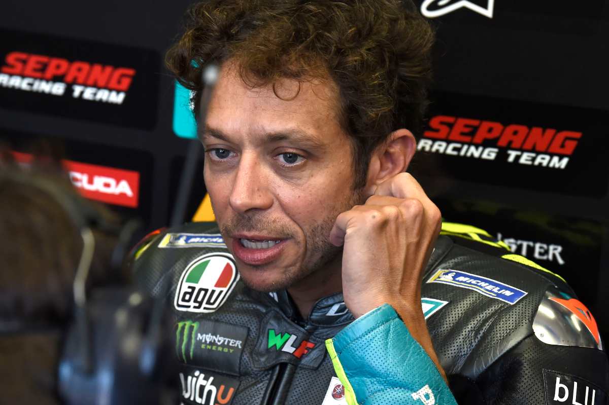 Valentino Rossi ai box nelle prove libere del Gran Premio di Stiria di MotoGP 2021 al Red Bull Ring