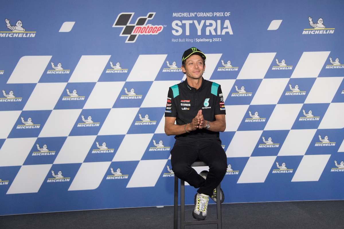 Valentino Rossi nella conferenza stampa in cui ha annunciato il suo ritiro dalla MotoGP