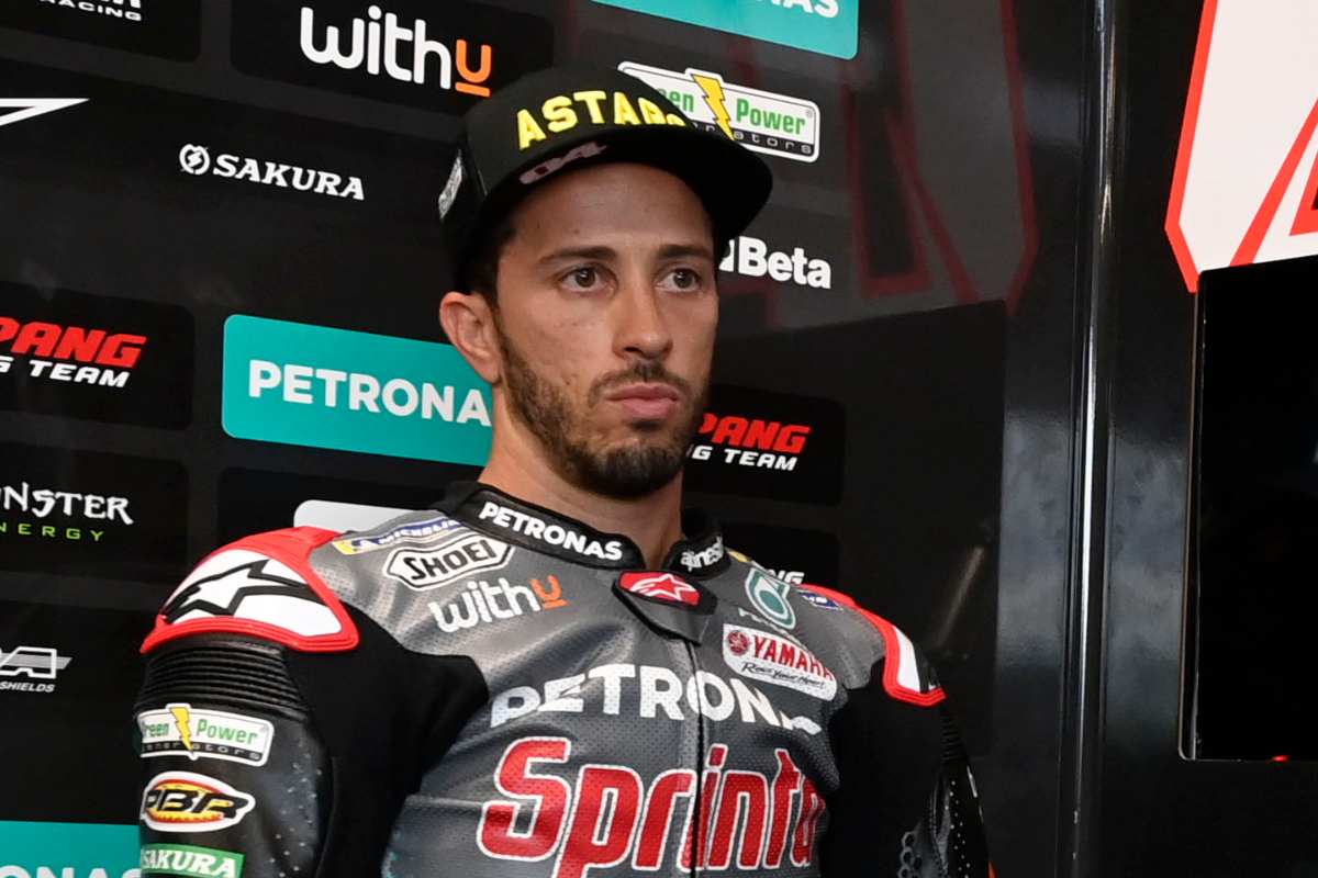 Andrea Dovizioso nei box durante le prove libere del Gran Premio di San Marino di MotoGP 2021 a Misano Adriatico