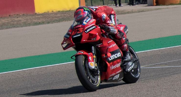 Pecco Bagnaia in pista sulla Ducati (Foto Mirco Lazzari gp/Getty Images)