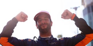 Daniel Ricciardo festeggia la vittoria al Gran Premio d'Italia di F1 2021 a Monza