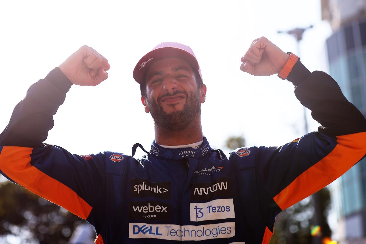 Daniel Ricciardo festeggia la vittoria al Gran Premio d'Italia di F1 2021 a Monza