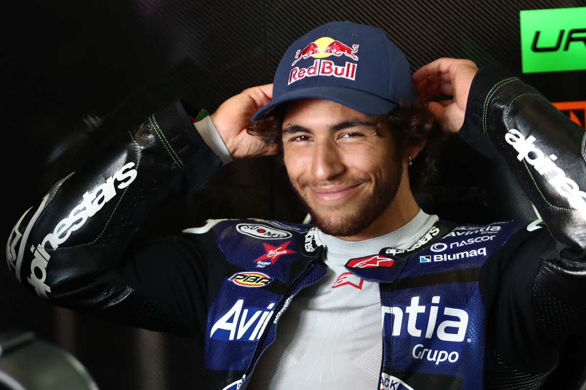 Enea Bastianini ai box Avintia nel Gran Premio di Aragon di MotoGP 2021 ad Alcaniz