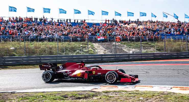 Charles Leclerc in pista nelle prove libere del Gran Premio d'Olanda di F1 2021 a Zandvoort