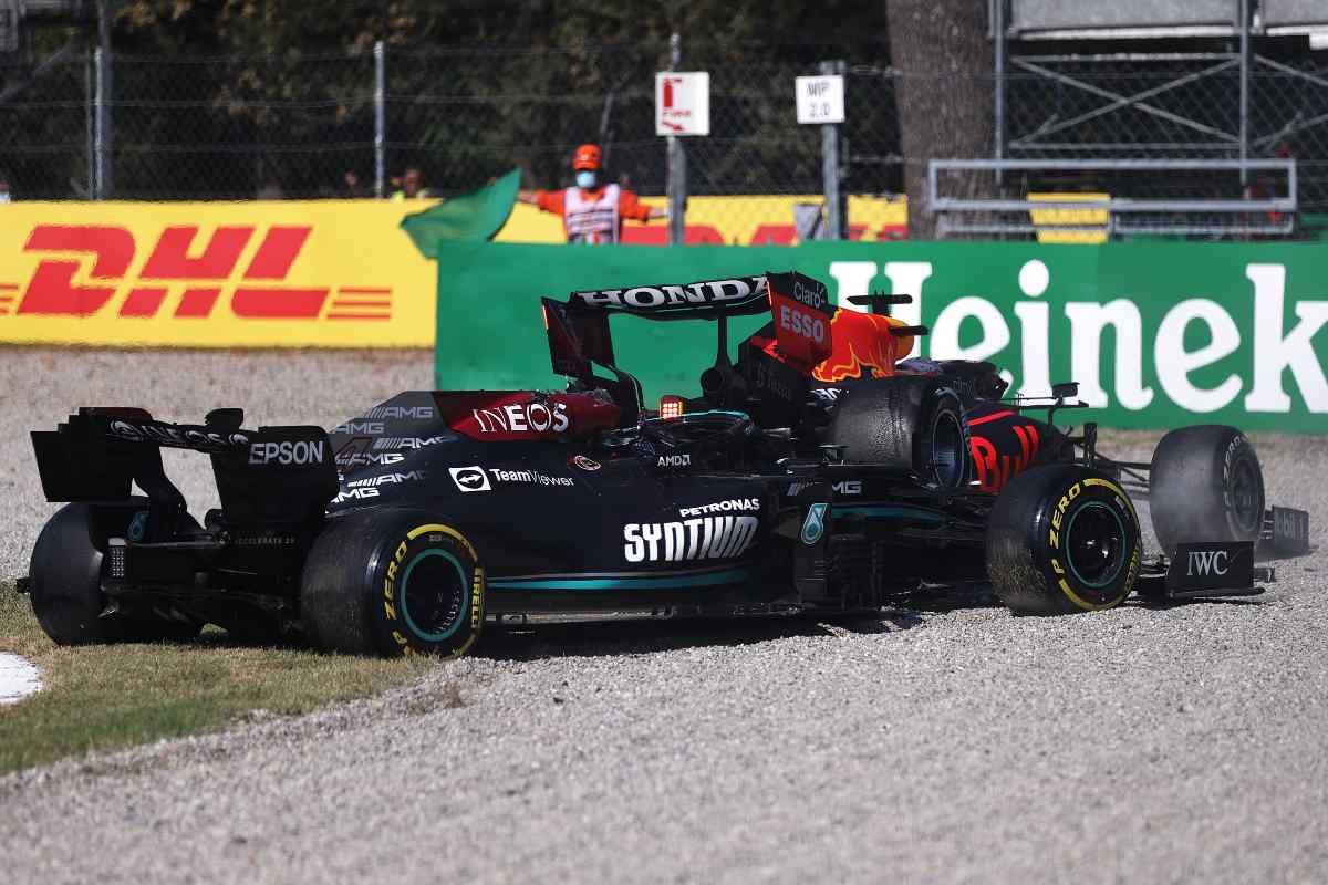 L'incidente tra Lewis Hamilton e Max Verstappen al Gran Premio d'Italia di F1 2021 a Monza