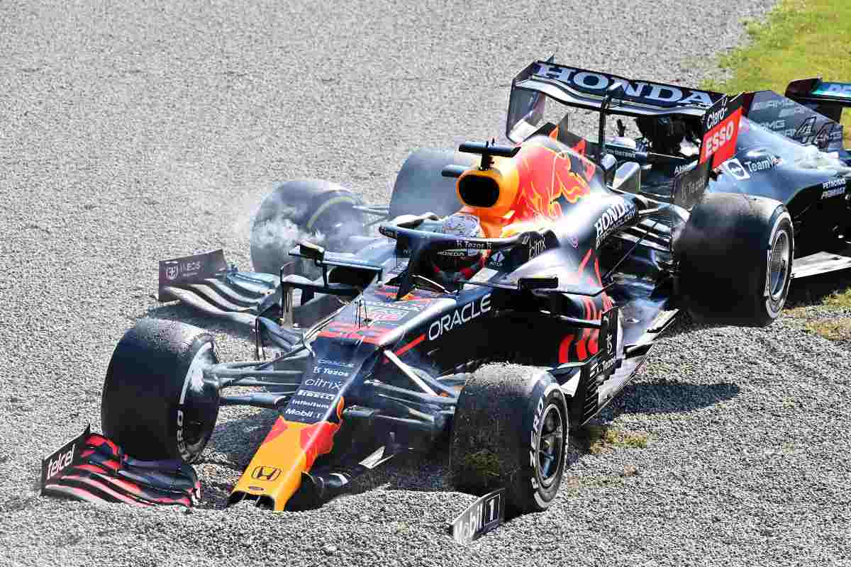 L'incidente tra Lewis Hamilton e Max Verstappen al Gran Premio d'Italia di F1 2021 a Monza