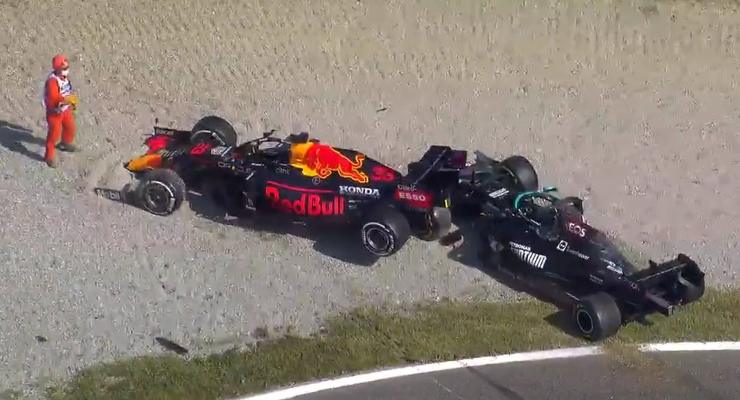 L'incidente tra Lewis Hamilton e Max Verstappen al Gran Premio d'Italia di F1 2021 a Monza