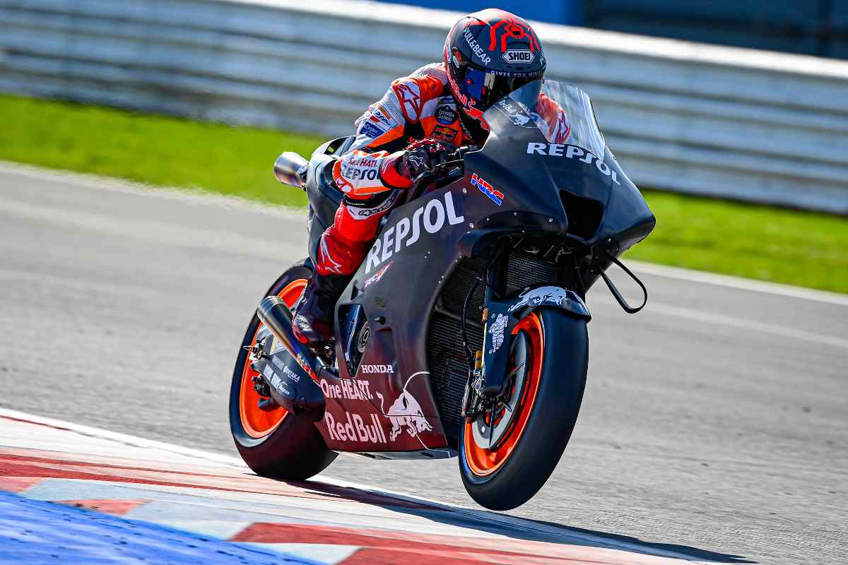 Marc Marquez in pista sulla Honda prototipo 2022 nei test MotoGP di Misano Adriatico