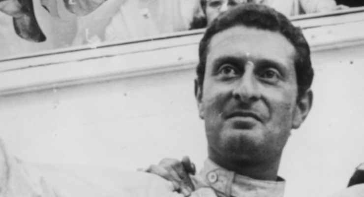 Nino Vaccarella dopo la sua vittoria alla 24 Ore dI Le Mans nel 1964