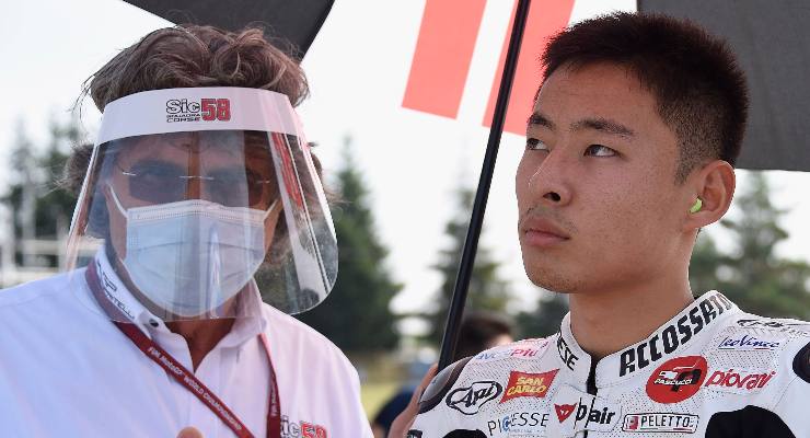 Paolo Simoncelli con Tatsuki Suzuki, pilota del team Sic58 Squadra corse