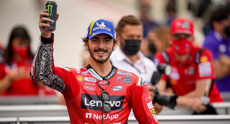 Pecco Bagnaia nel parco chiuso del Gran Premio di Aragon di MotoGP 2021 ad Alcaniz