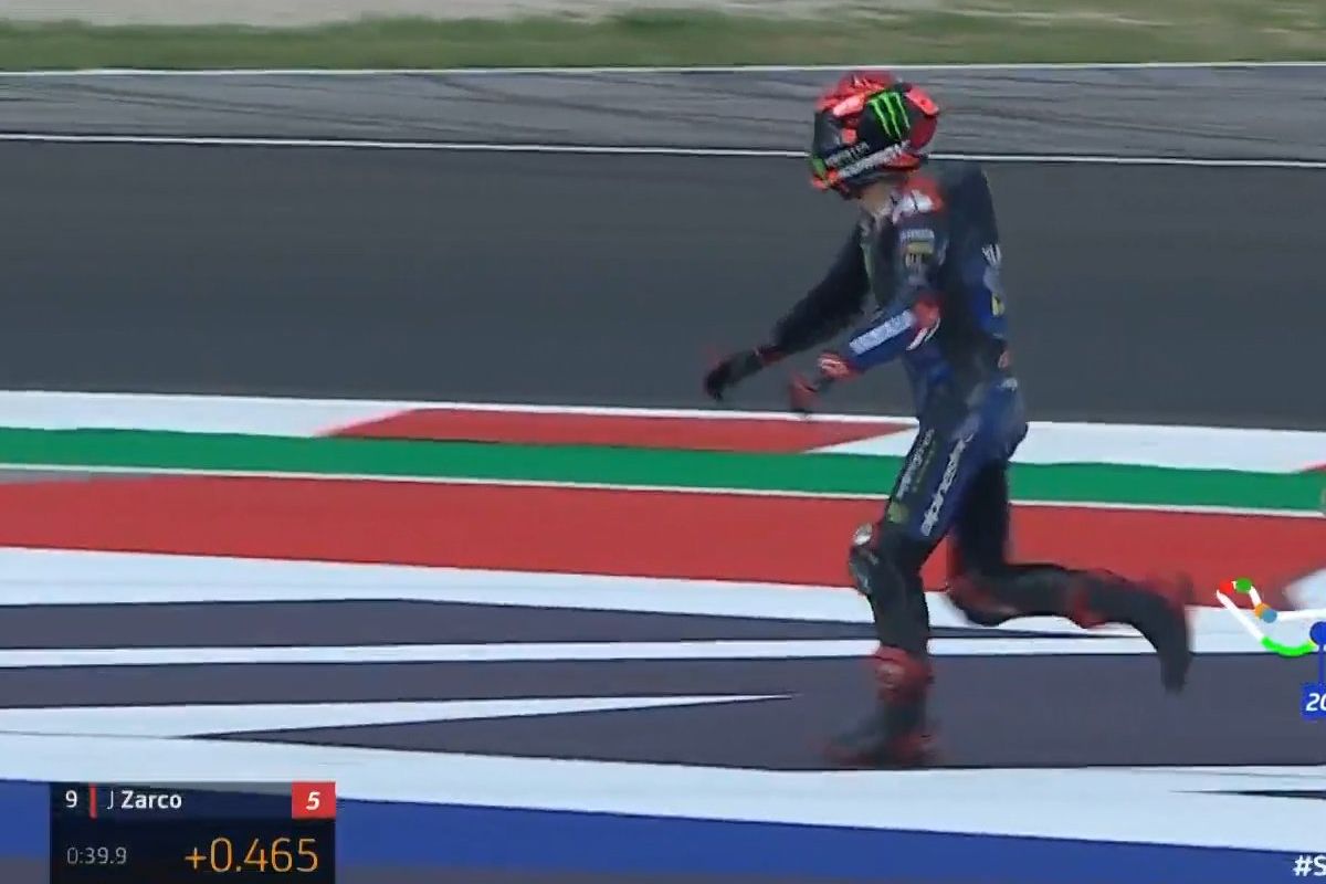 La caduta di Fabio Quartararo durante le qualifiche del Gran Premio di San Marino a Misano Adriatico (Foto Twitter/MotoGP)