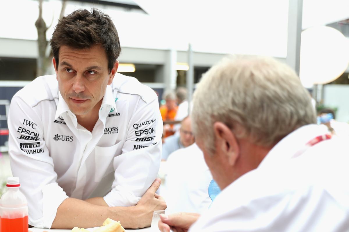 Il team principal della Mercedes, Toto Wolff, con il plenipotenziario della Red Bull