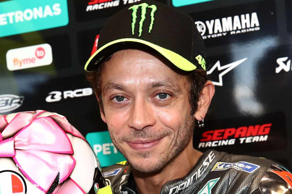 Valentino Rossi ai box nel Gran Premio di San Marino di MotoGP 2021 a Misano Adriatico