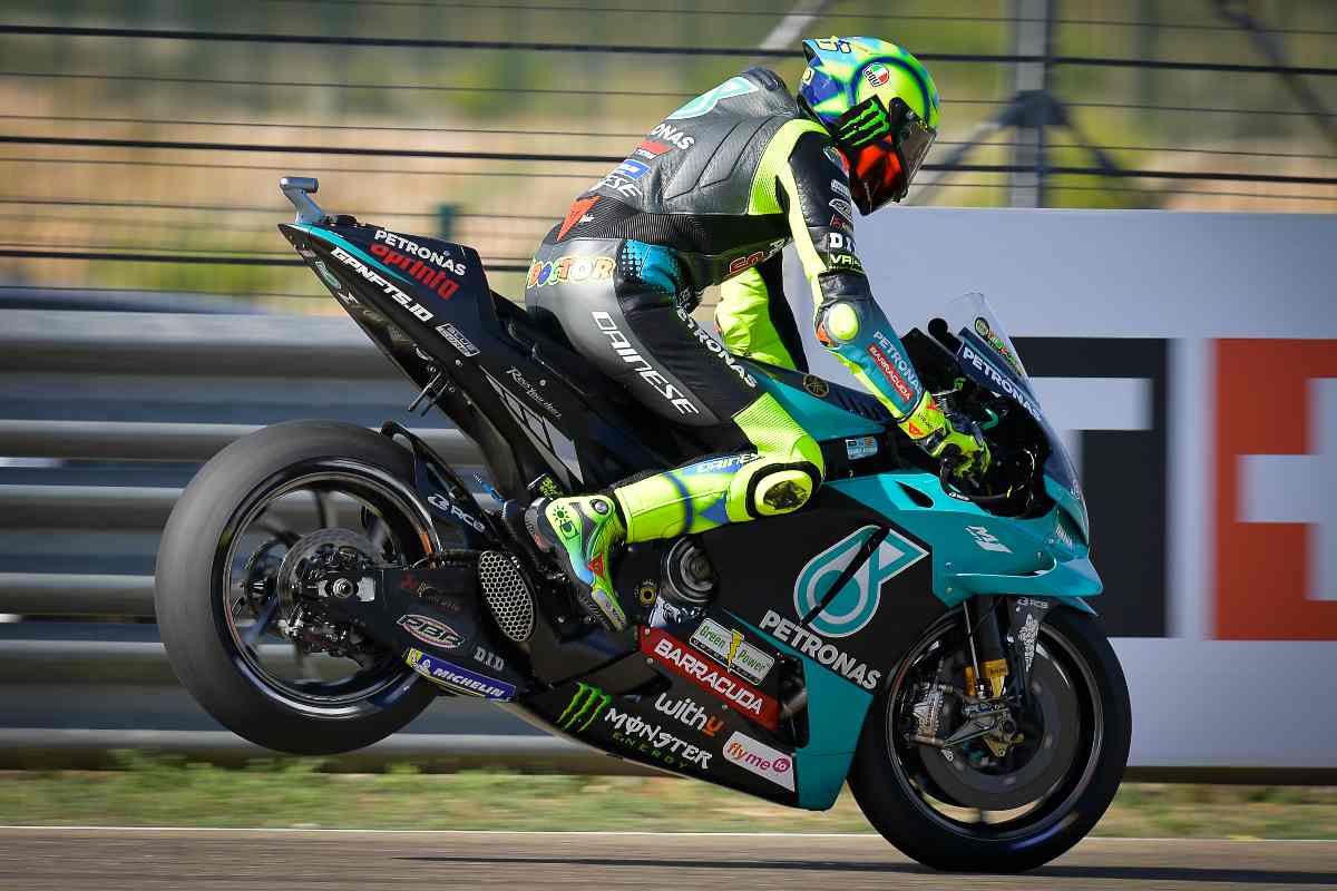 Valentino Rossi sulla Yamaha Petronas nel Gran Premio d'Aragona di MotoGP 2021 ad Alcaniz