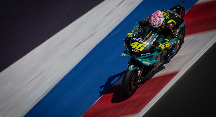 Valentino Rossi in pista sulla Yamaha Petronas al Gran Premio di San Marino di MotoGP 2021 a Misano Adriatico