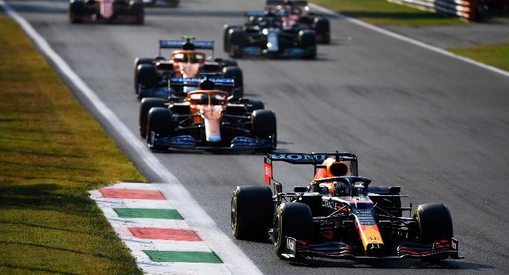 Max Verstappen in pista nelle qualifiche sprint del Gran Premio d'Italia di F1 2021 a Monza