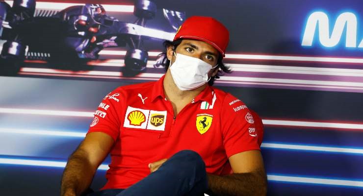 Carlos Sainz Jr in conferenza stampa (Foto di Florion Goga - Pool/Getty Images)