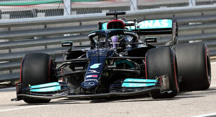 Lewis Hamilton in corsia box al Gran Premio degli Stati Uniti di F1 2021 ad Austin
