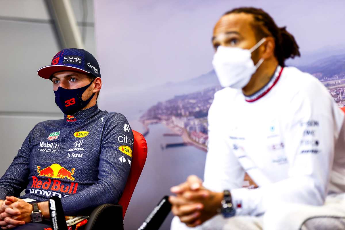 Lewis Hamilton e Max Verstappen