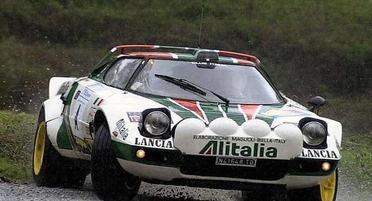La mitica Lancia Stratos con livrea Alitalia (Foto Facebook)