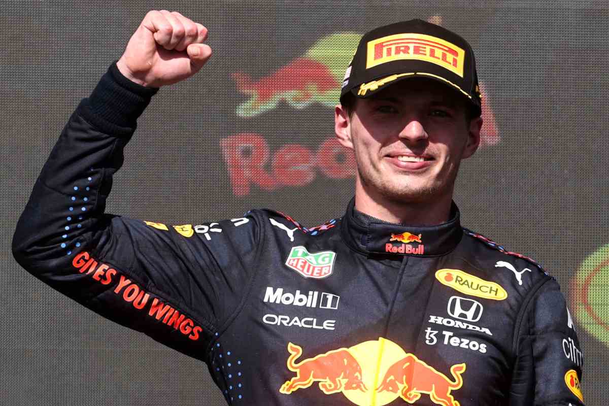 Max Verstappen sul gradino più alto del podio del Gran Premio degli Stati Uniti di F1 2021 ad Austin
