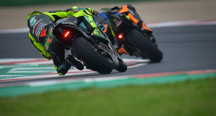 Valentino Rossi in pista sulla Yamaha Petronas al Gran Premio dell'Emilia Romagna di MotoGP 2021 a Misano Adriatico