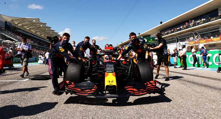 La vettura di Max Verstappen sulla griglia di partenza del Gran Premio degli Stati Uniti di F1 2021 ad Austin
