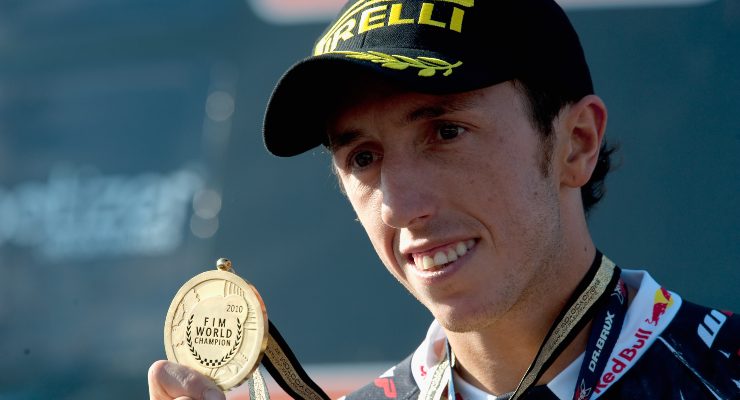 Antonio Cairoli durante i festeggiamenti per il mondiale vinto (Foto Getty Images)