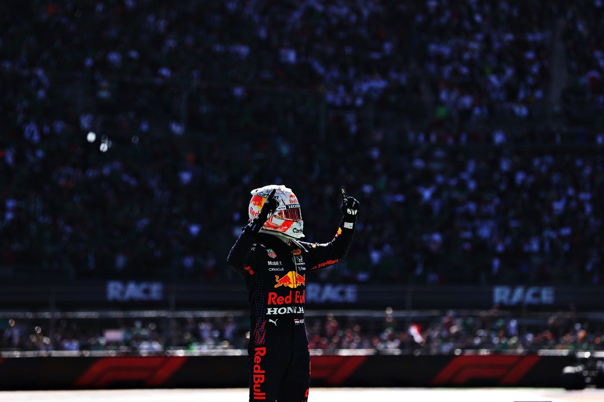 Max Verstappen esulta in Messico (Foto di Lars Baron/Getty Images)