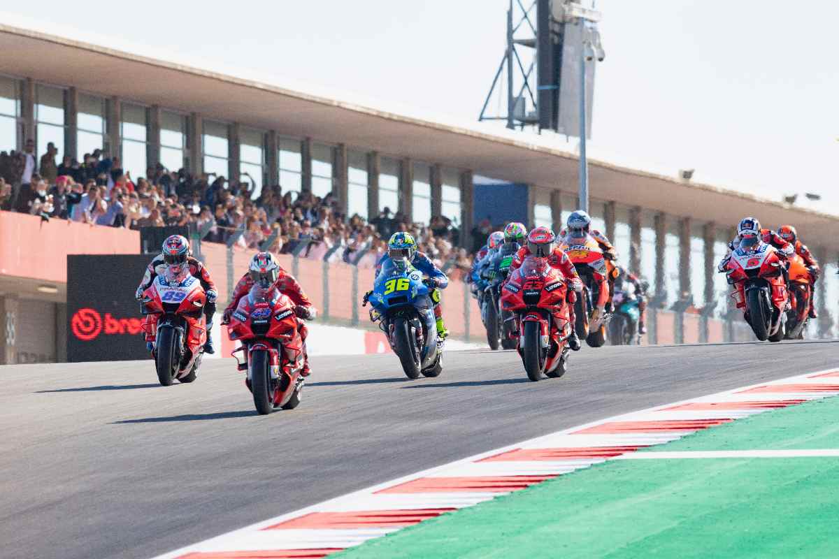 Il via del Gp della classe regina (foto di Mirco Lazzari gp/Getty Images)