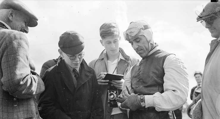 Tazio Nuvolari (foto di J. Wilds/Keystone/Getty Images)