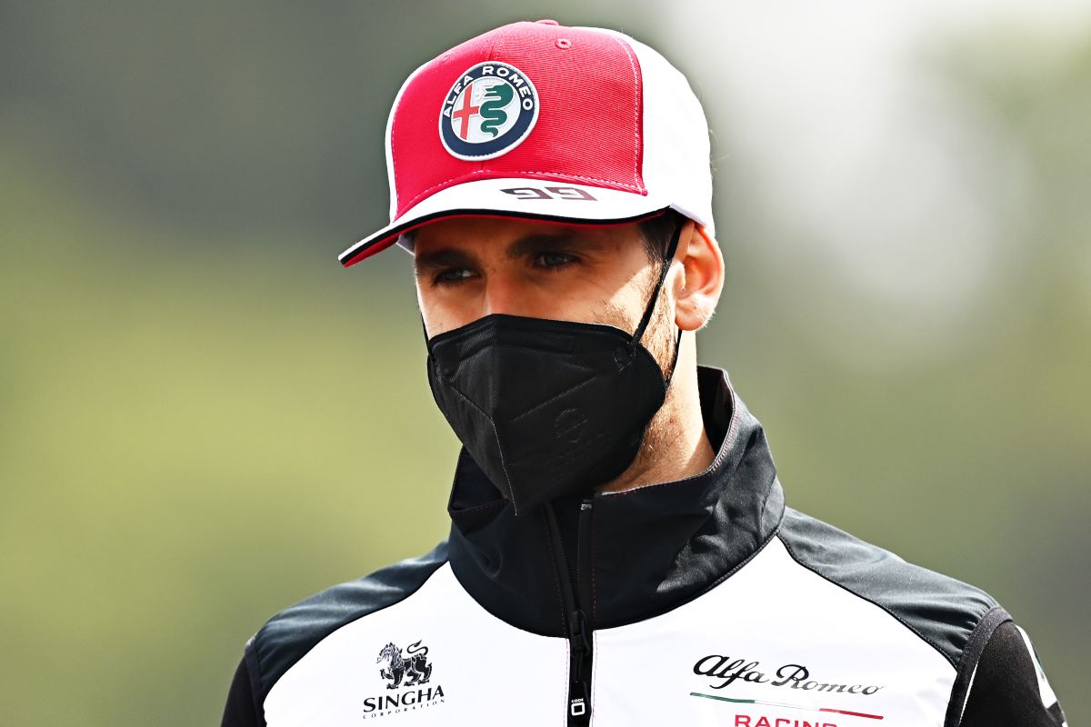 Antonio Giovinazzi nel paddock del Gran Premio del Messico di F1 2021