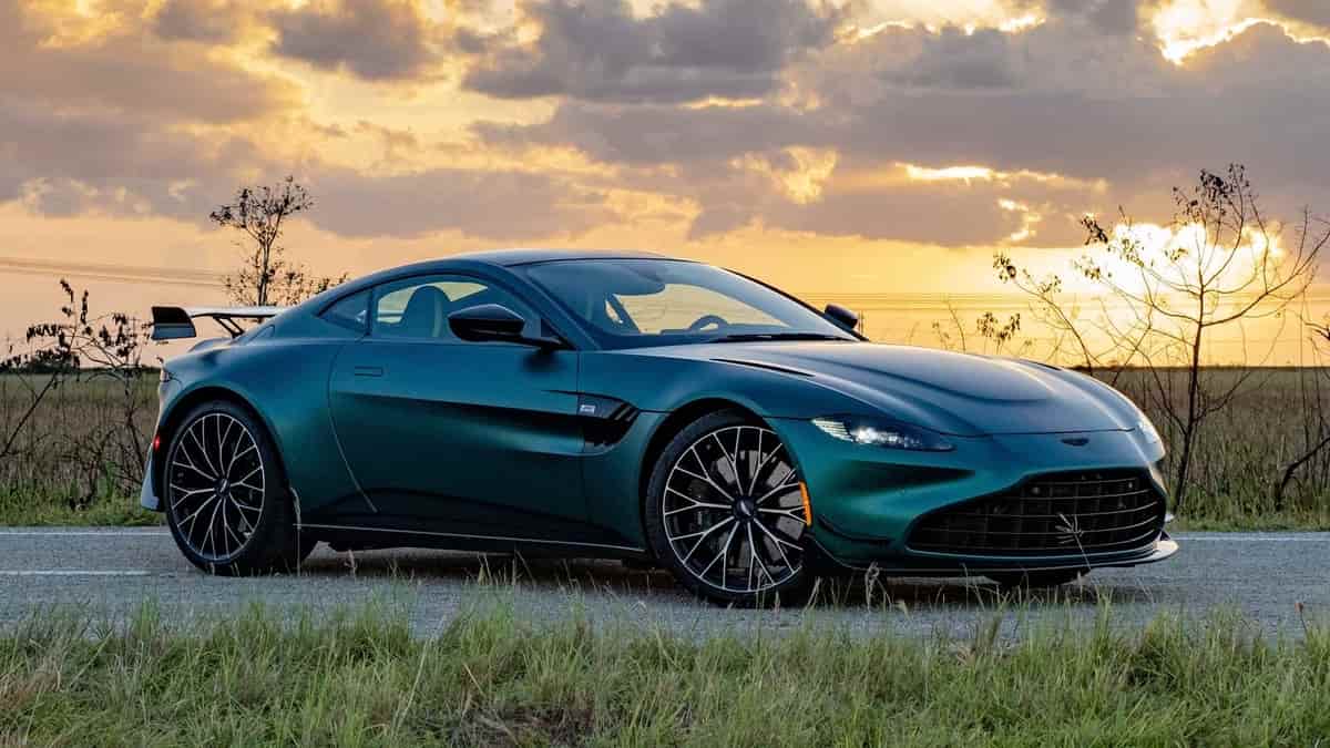 aston martin vantage f1