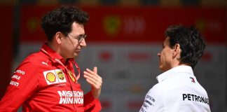 Il team principal della Ferrari, Mattia Binotto, con quello della Mercedes, Toto Wolff