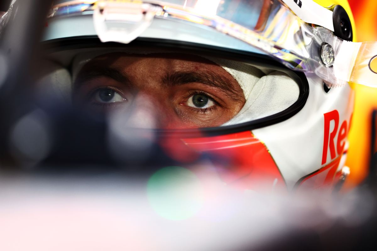Max Verstappen ai box al Gran Premio del Qatar di F1 2021 a Losail