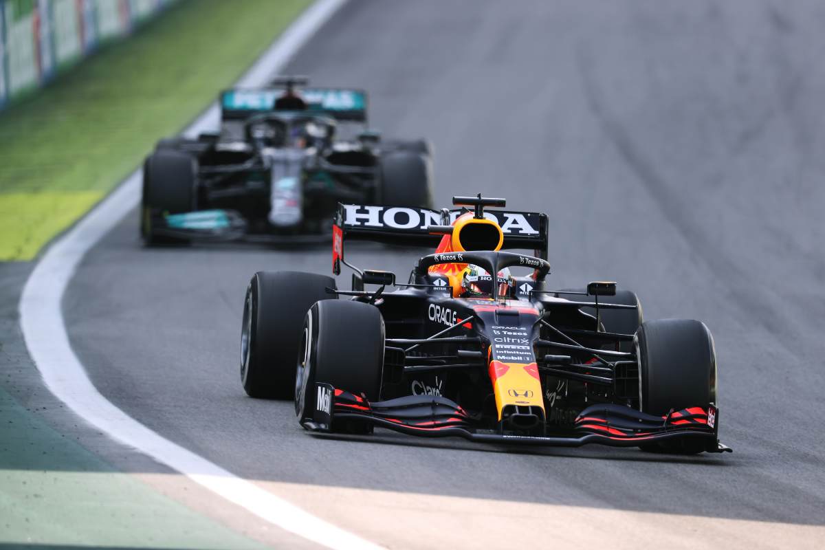 Verstappen ed Hamilton in lotta (foto di Lars Baron/Getty Images)