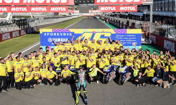 La festa per il ritiro di Valentino Rossi a Valencia