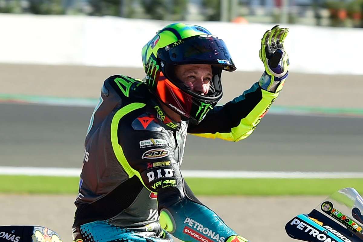 Valentino Rossi in pista all'ultimo Gran Premio a Valencia di MotoGP 2021