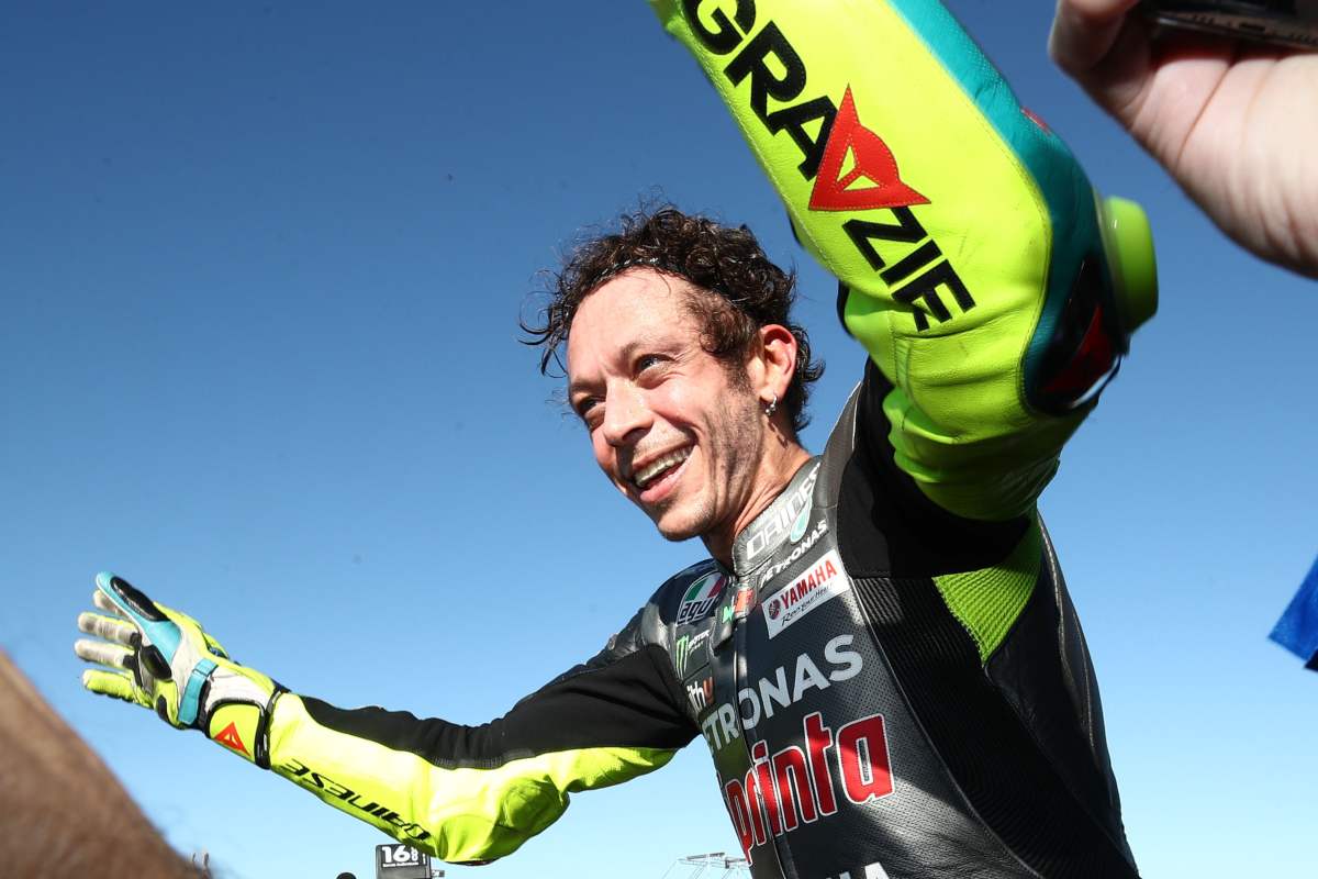 Valentino Rossi dopo l'ultima gara di MotoGP al Gran Premio di Valencia