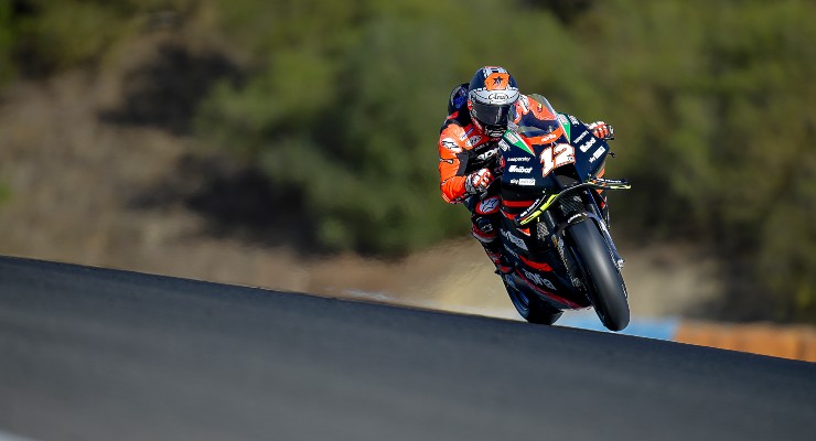 Maverick Vinales in pista sulla Aprilia ai test MotoGP a Jerez de la Frontera