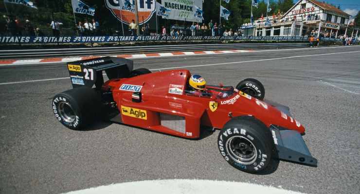 Alboreto nel 1986 con la Ferrari (foto di Mike King/Getty Images)
