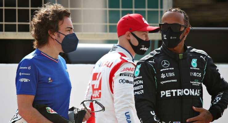 Alonso ed Hamilton insieme (foto di Joe Portlock/Getty Images)