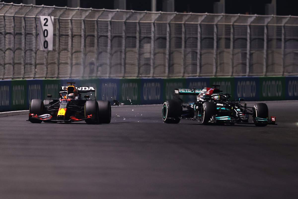 Il contatto a Jeddah tra Verstappen ed Hamilton (foto di Lars Baron/Getty Images)