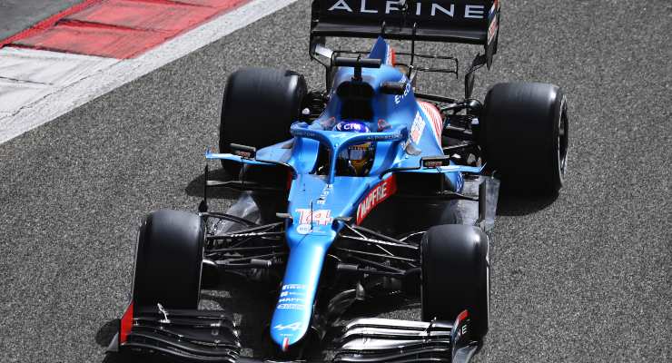 Alonso a bordo della monoposto dell'Alpine (Foto Getty Images) 