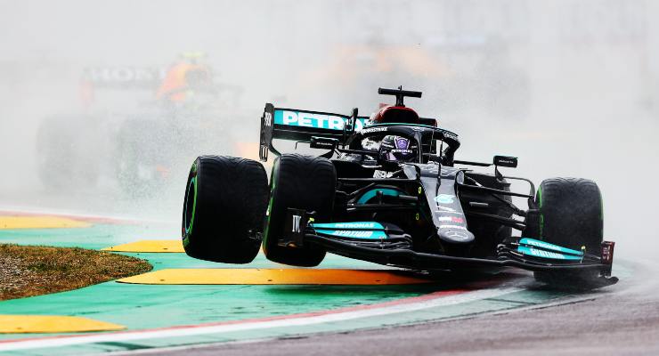 Hamilton a bordo della Mercedes (Foto Getty Images)