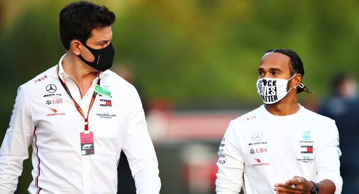 Toto Wolff con Lewis Hamilton (foto di Mark Thompson/Getty Images)