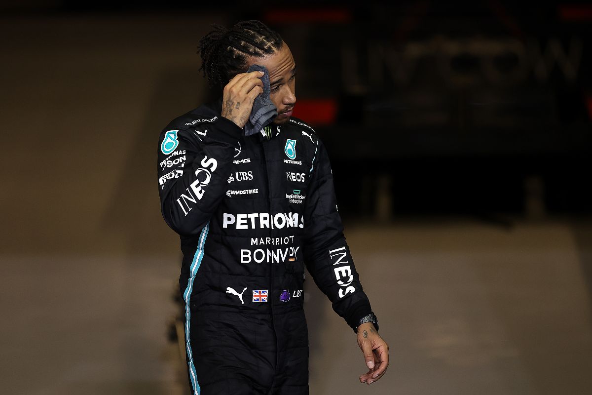 Hamilton dopo il gp di Abu Dhabi (foto di Lars Baron/Getty Images)